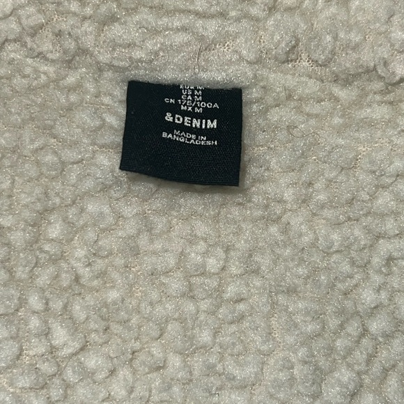 Men's Blue Sherpa-Lined Denim Jacket - Picture 4 of 6